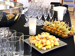 Choisir un traiteur en Finistère : goûtez les plats à La table bretonne avant de vous engager ! Rendez-vous dégustation pour les futurs mariés, proches ou parents